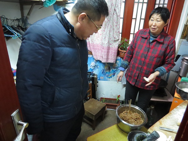 修改慰问一线职工 (4)